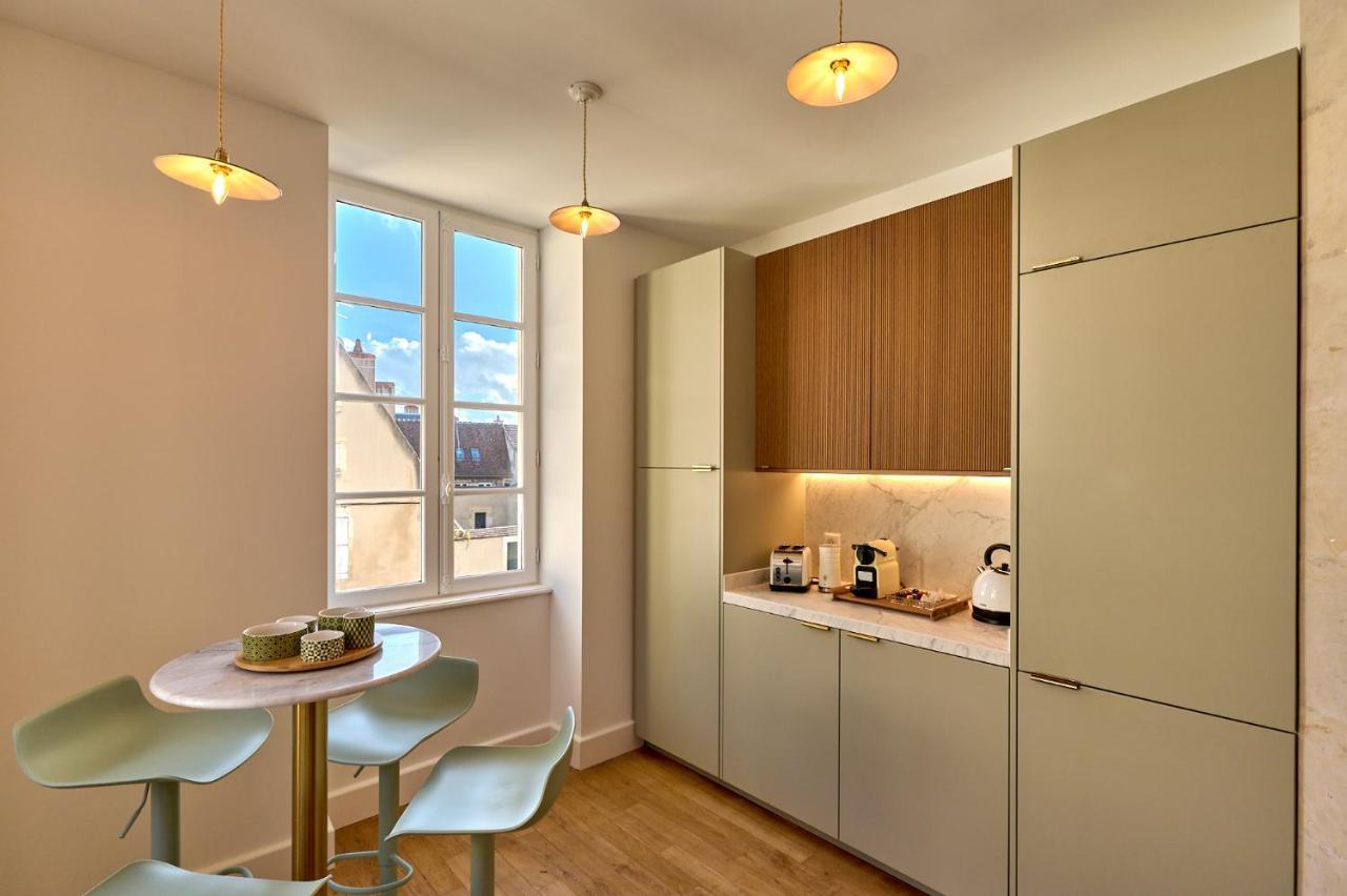 Appartement Montagnon - Les Suites Du Palais - Classe 4 Etoiles, Parking Prive, Vue Cathedrale, 3 Chambres, Primo C0Nciergerie Nevers Zewnętrze zdjęcie