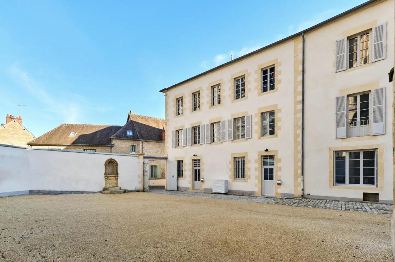 Appartement Montagnon - Les Suites Du Palais - Classe 4 Etoiles, Parking Prive, Vue Cathedrale, 3 Chambres, Primo C0Nciergerie Nevers Zewnętrze zdjęcie