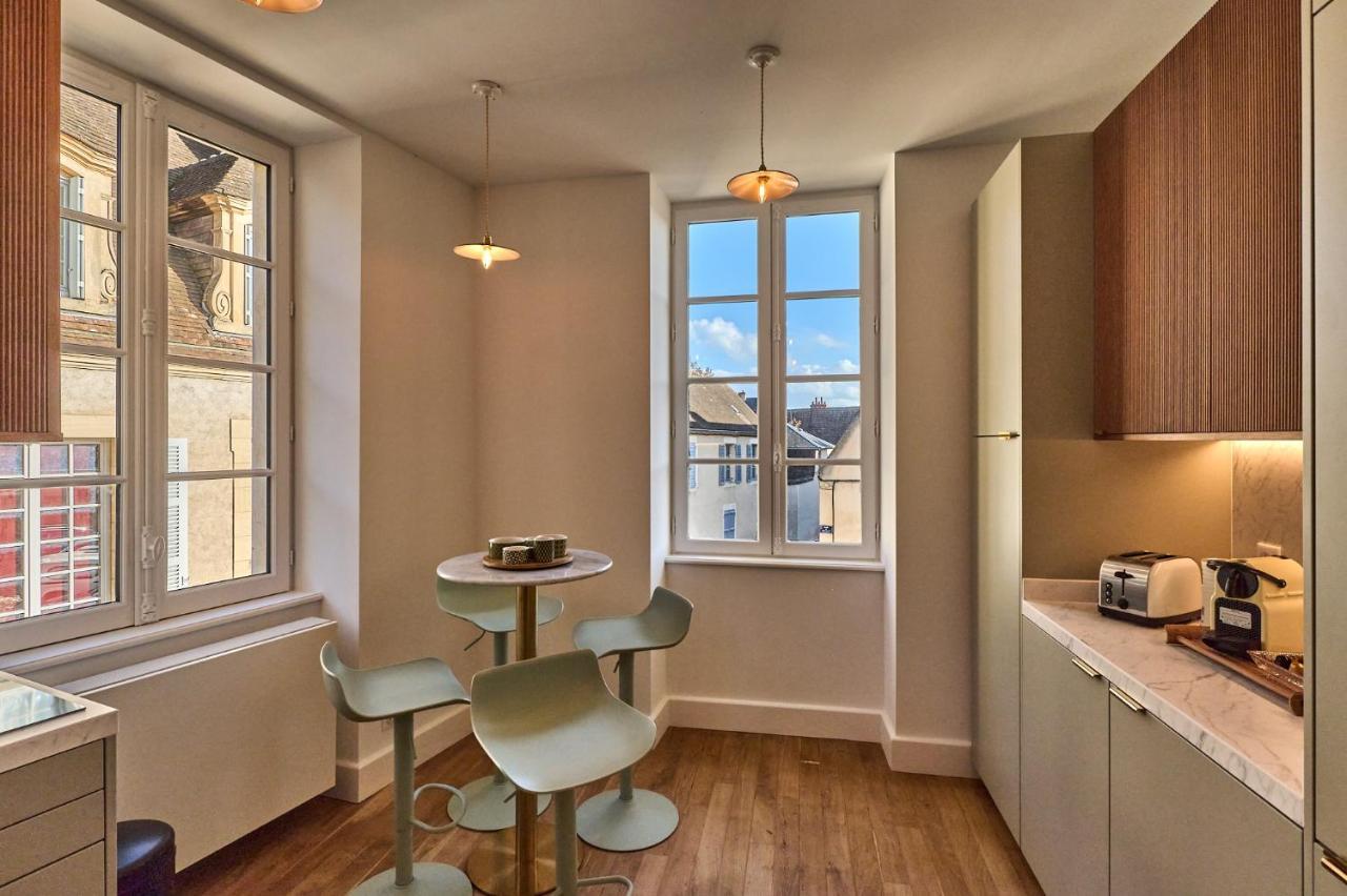 Appartement Montagnon - Les Suites Du Palais - Classe 4 Etoiles, Parking Prive, Vue Cathedrale, 3 Chambres, Primo C0Nciergerie Nevers Zewnętrze zdjęcie