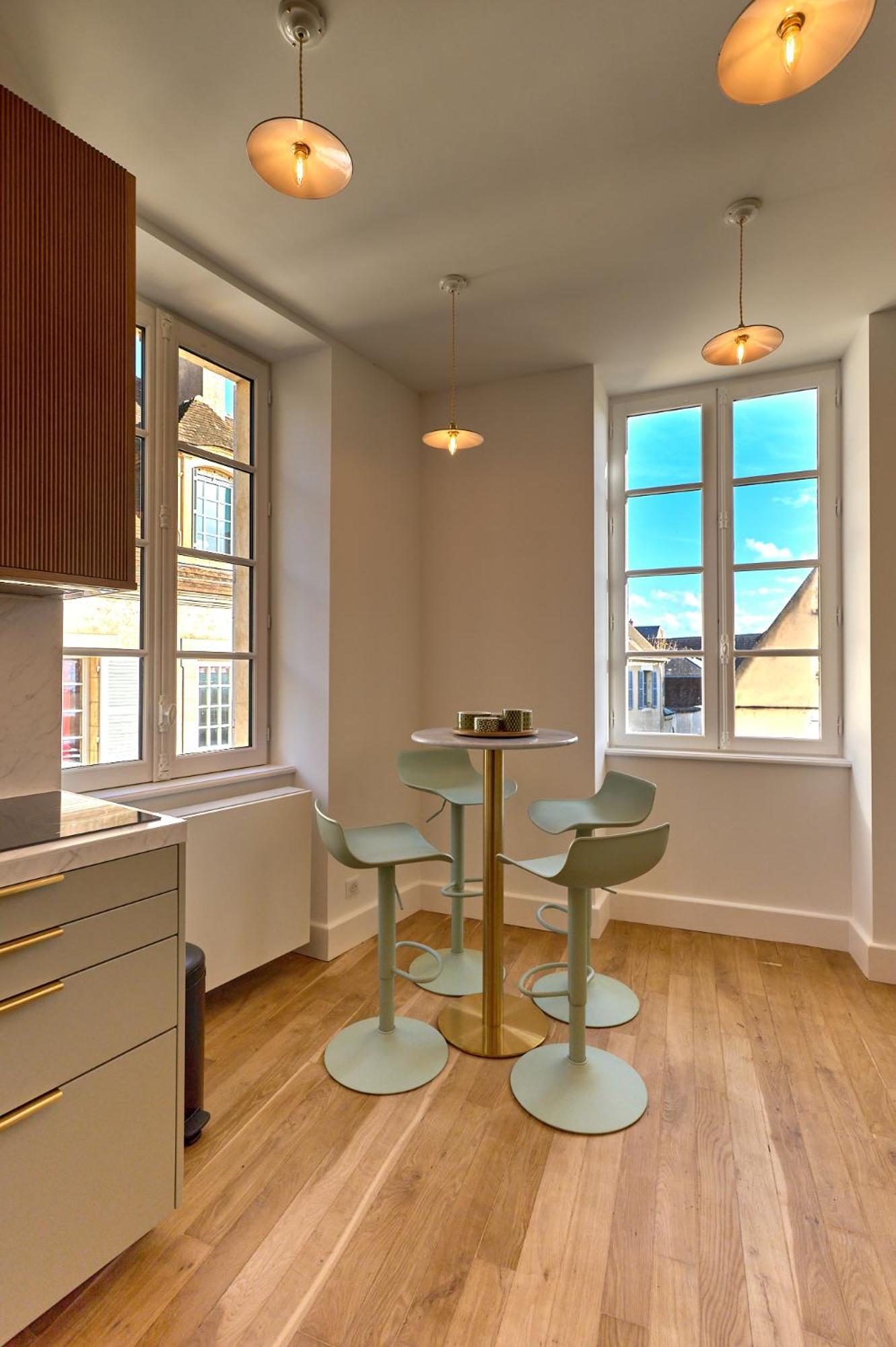 Appartement Montagnon - Les Suites Du Palais - Classe 4 Etoiles, Parking Prive, Vue Cathedrale, 3 Chambres, Primo C0Nciergerie Nevers Zewnętrze zdjęcie