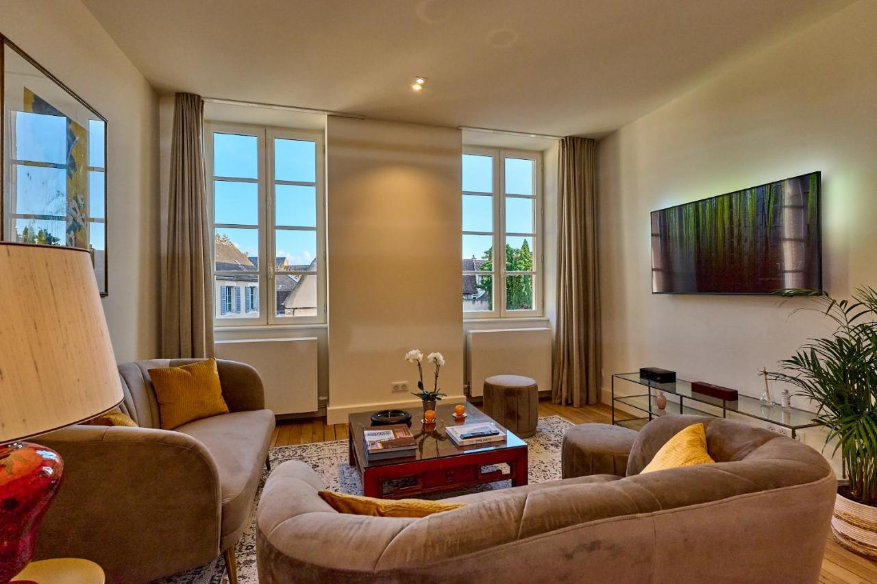 Appartement Montagnon - Les Suites Du Palais - Classe 4 Etoiles, Parking Prive, Vue Cathedrale, 3 Chambres, Primo C0Nciergerie Nevers Zewnętrze zdjęcie